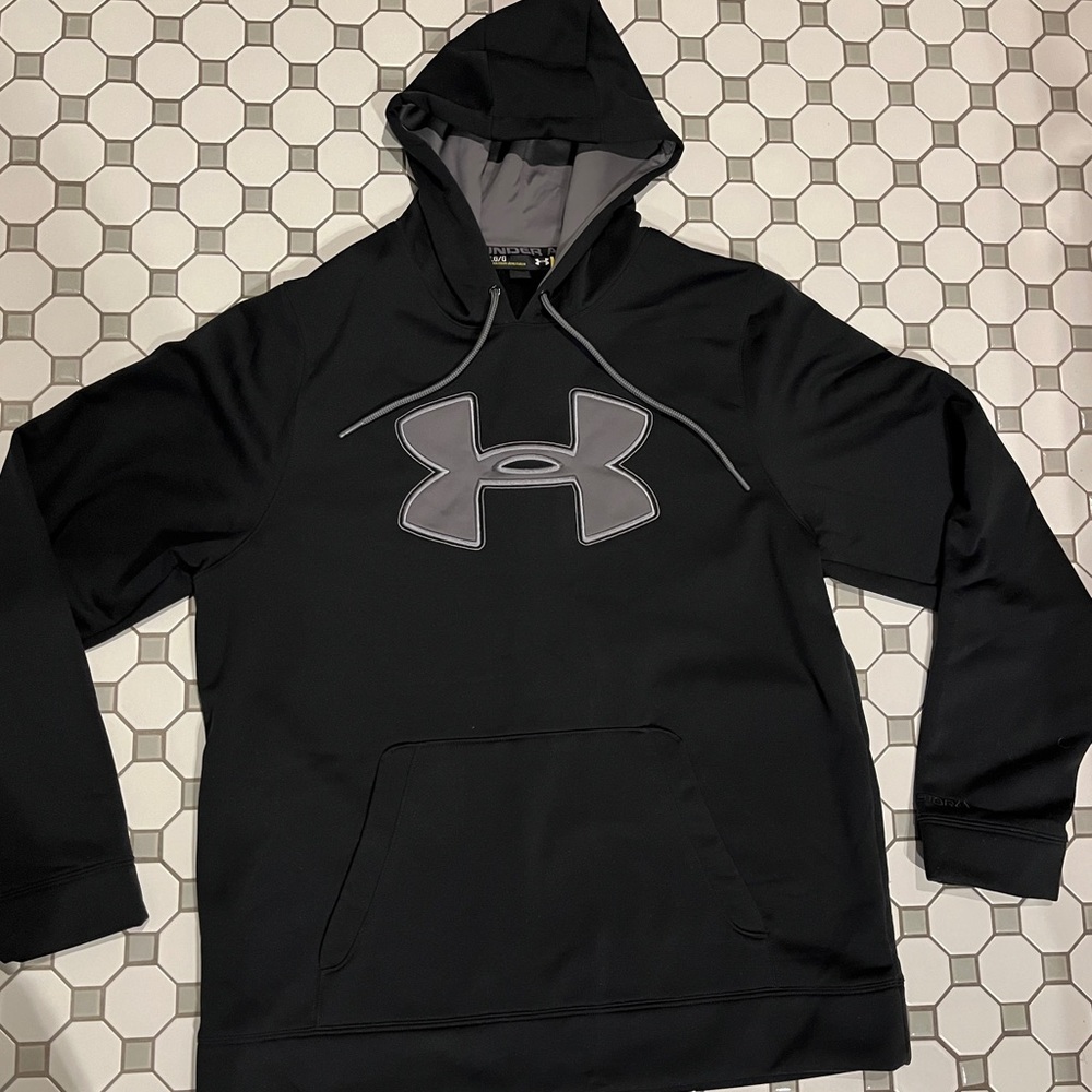 Black an Men’s Under Armour Hooded Sweatshirt
